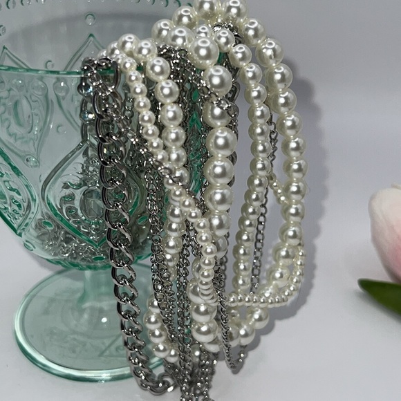 Twelve Strand Vintage Necklace. - Picture 2 of 6